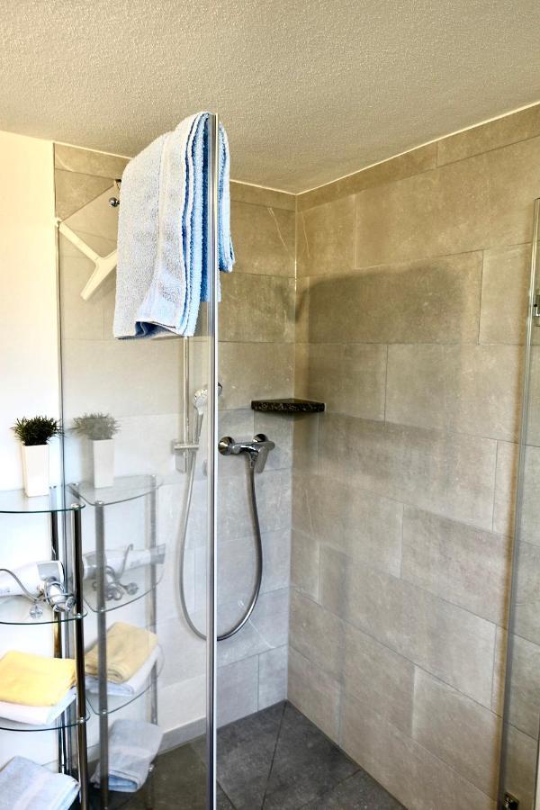 Ferienwohnung #4 Mit Terrasse In Zentraler Dennoch Ruhiger Lage - Stadtbus Vor Der Tuer! Lindau  Esterno foto
